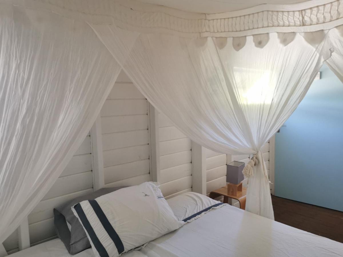 Gite 1001 Nuits - Sinbad Bouillante Ngoại thất bức ảnh